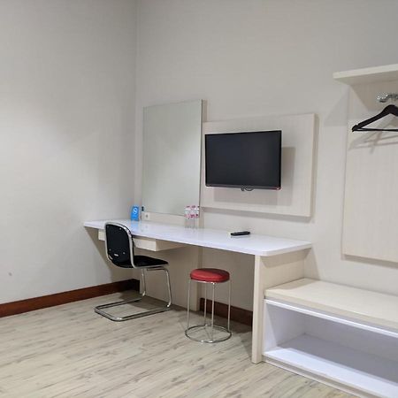 Twin Star Hotel Solo Kültér fotó