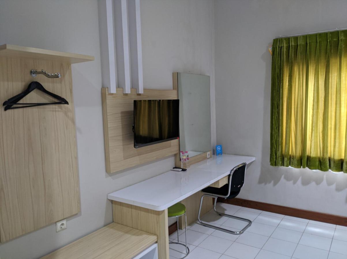Twin Star Hotel Solo Kültér fotó