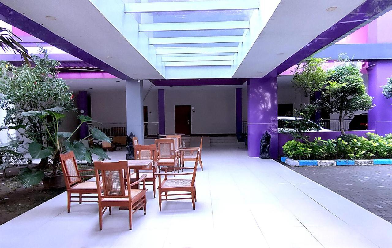 Twin Star Hotel Solo Kültér fotó