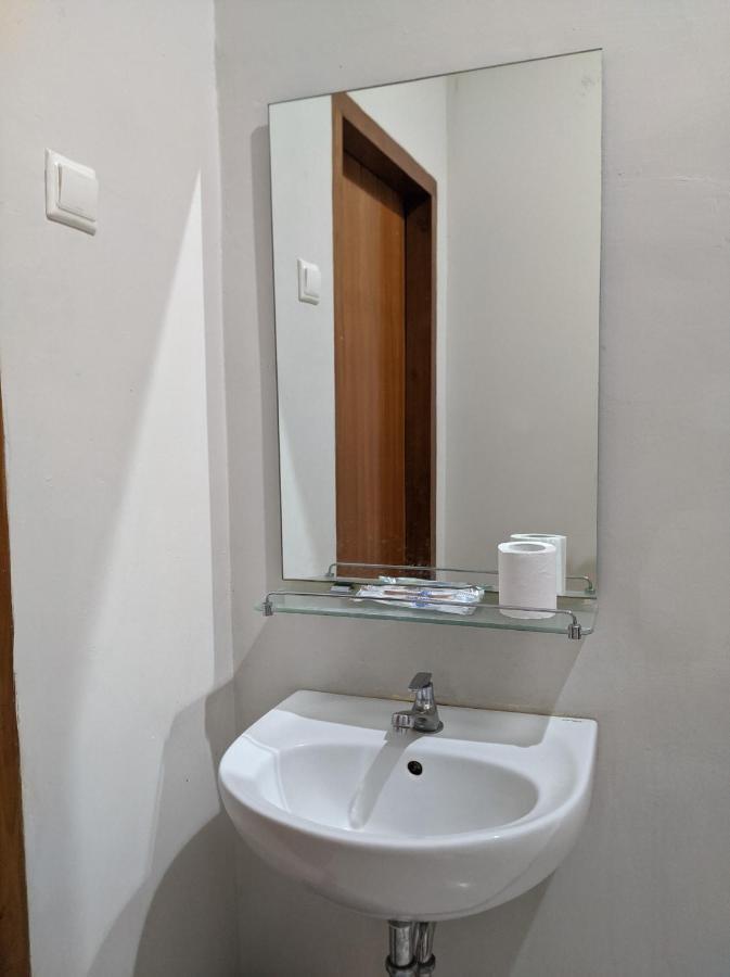 Twin Star Hotel Solo Kültér fotó