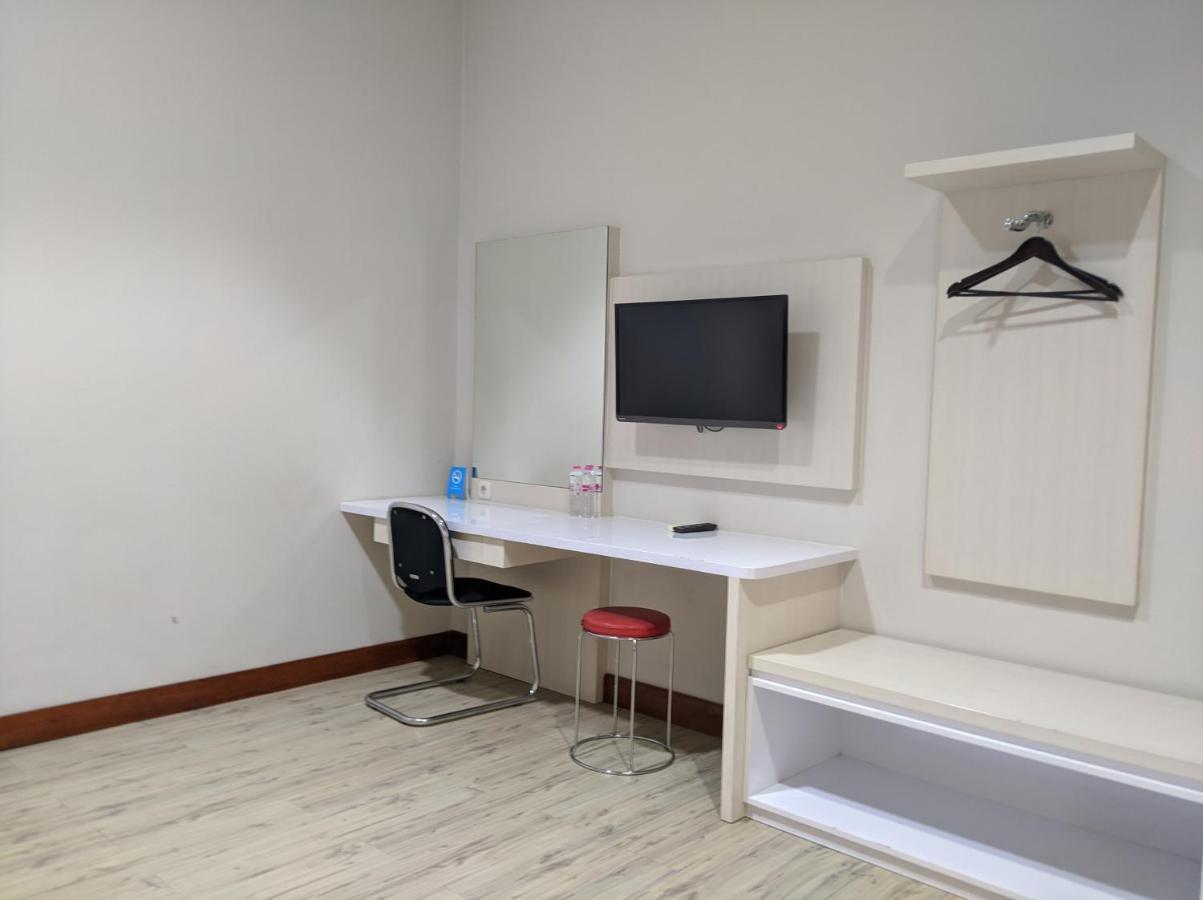 Twin Star Hotel Solo Kültér fotó