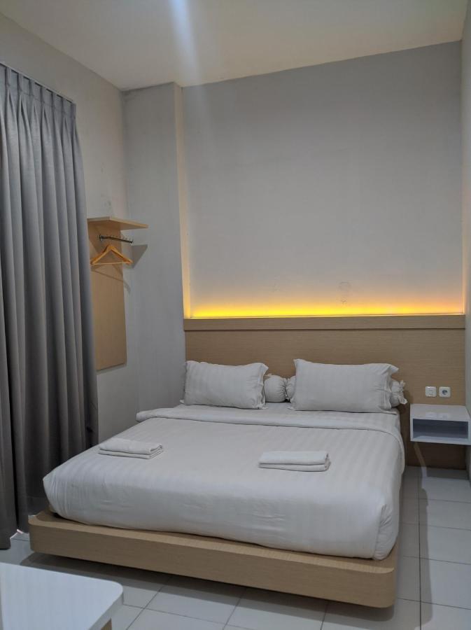 Twin Star Hotel Solo Kültér fotó