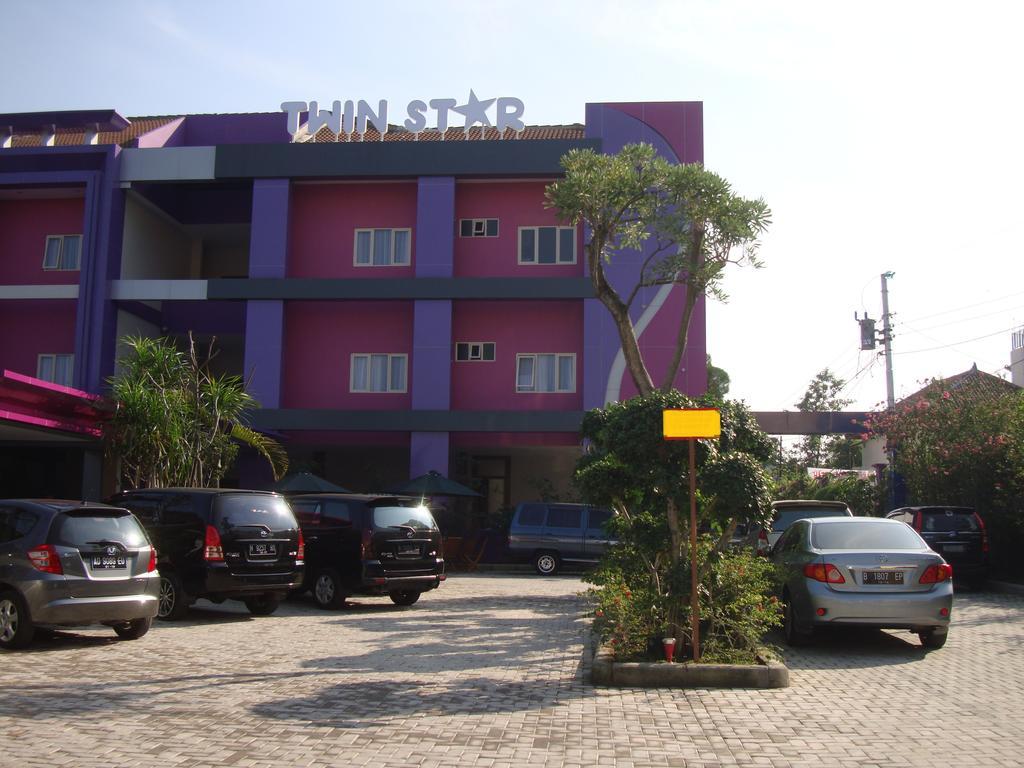 Twin Star Hotel Solo Kültér fotó