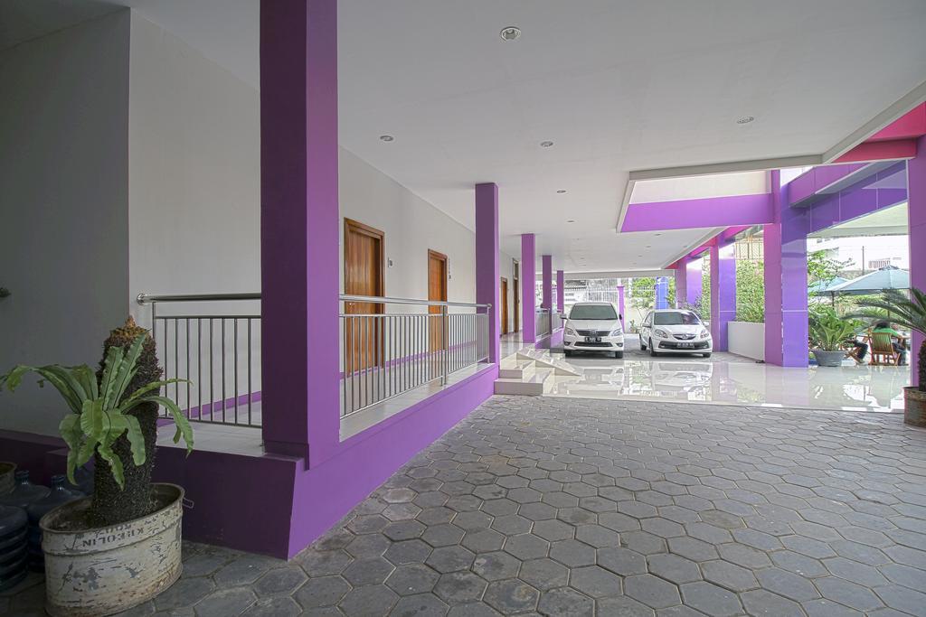 Twin Star Hotel Solo Kültér fotó