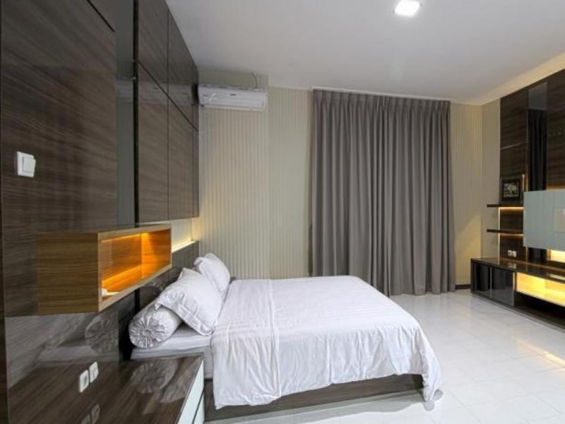 Twin Star Hotel Solo Kültér fotó